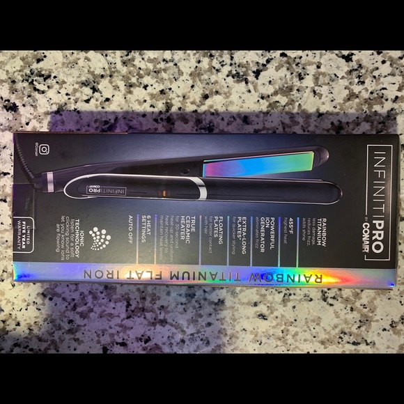 Conair Hair Straightener Iron - Picture 1 of 3